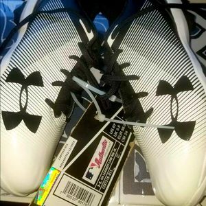 UA Leadoff Low RM Baseball Cleats Black/White 6Y